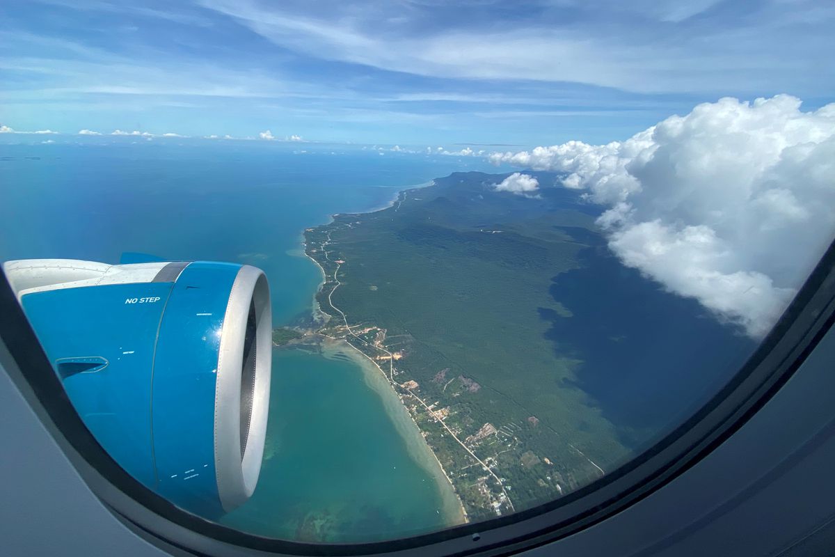 Vietnam's resort island welcomes first tourists after nearly 2 yrs