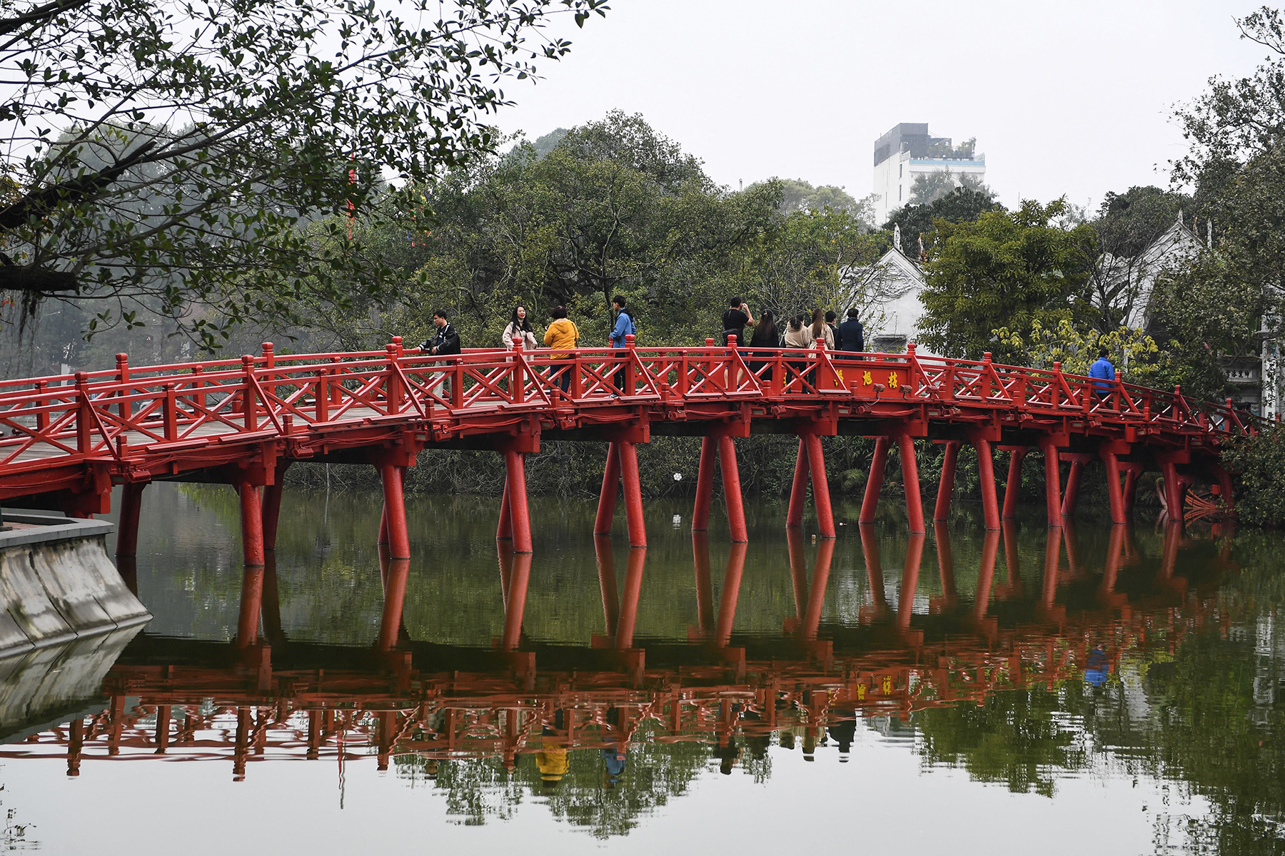 Vietnam Lifts Quarantine, Opens Borders to the World